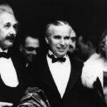 Lo scienziato Albert Einstein con l'attore Charlie Chaplin e moglie