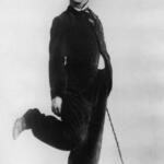 Charlie Chaplin nei panni di Charlot