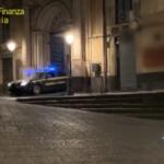 Catania, spacciavano in carcere e consegnavano telefonini ai detenuti: 16 arresti