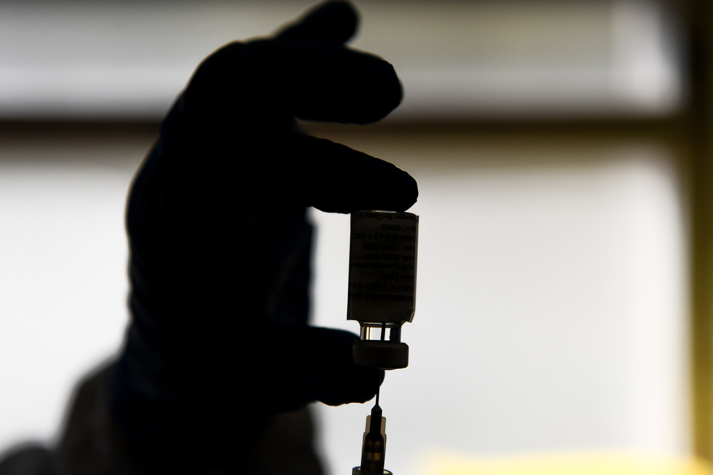 Vaccini, Sardegna: forze dell’ordine, dirigenti e parenti di medici fra i furbetti saltafila Vaccini, Sardegna: forze dell’ordine, dirigenti e parenti di medici fra i furbetti saltafila