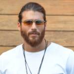 Can Yaman protagonista di “Viola Come il Mare”, nuova serie accanto Francesca Chillemi