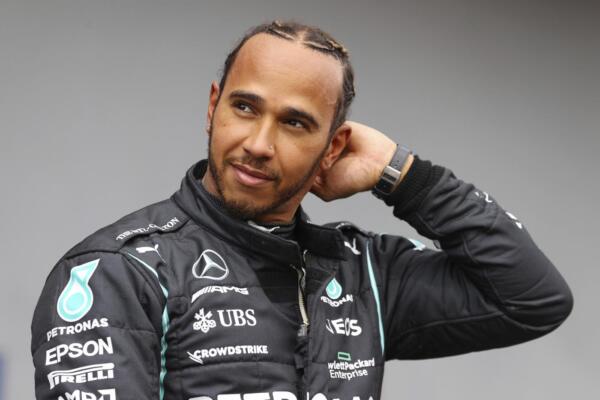 F1, lampo Hamilton: sua la pole a Imola. Leclerc quarto, male Sainz