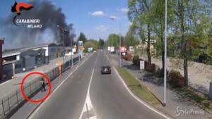 provoca incendio per vendetta nella sua ex azienda