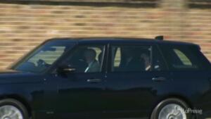 arrivo di William e Kate in un corteo di auto