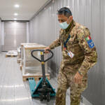 Covid, in calo casi e decessi. In Italia altre 400mila dosi di Moderna