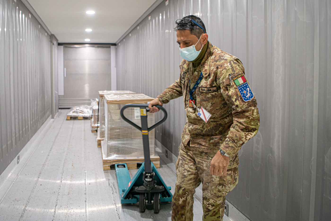 Covid, in calo casi e decessi. In Italia altre 400mila dosi di Moderna Covid, in calo casi e decessi. In Italia altre 400mila dosi di Moderna