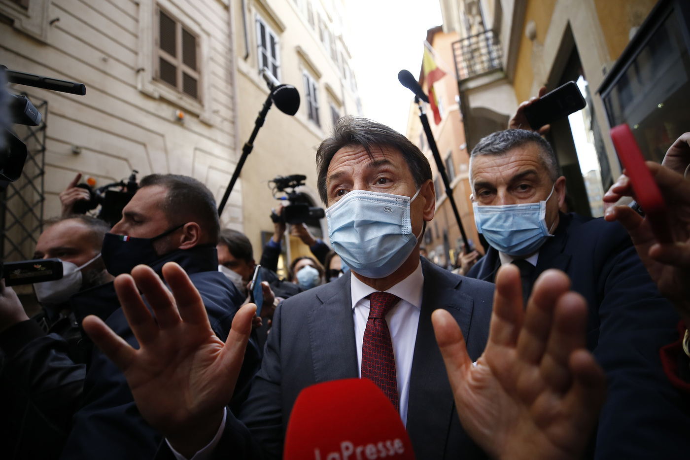 Grillo difende il figlio, Conte: “Capisco padre sconvolto, ma vanno rispettati sentimenti ragazza”