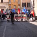 Roma, lavoratori Embraco davanti al Mise: “Chiediamo stop a procedure licenziamenti”