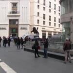 Napoli, assembramenti all’ora di punta sui mezzi pubblici