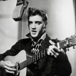 Elvis Presley durante un concerto a Las Vegas.