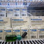 Johnson & Johnson, Ema: “Rari casi trombosi. Benefici superiori a rischi”