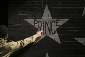 Stella di Prince sul muro della first Avenue a Minneapolis.