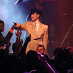 rince canta sul palco del Festival del jazz di Montreaux