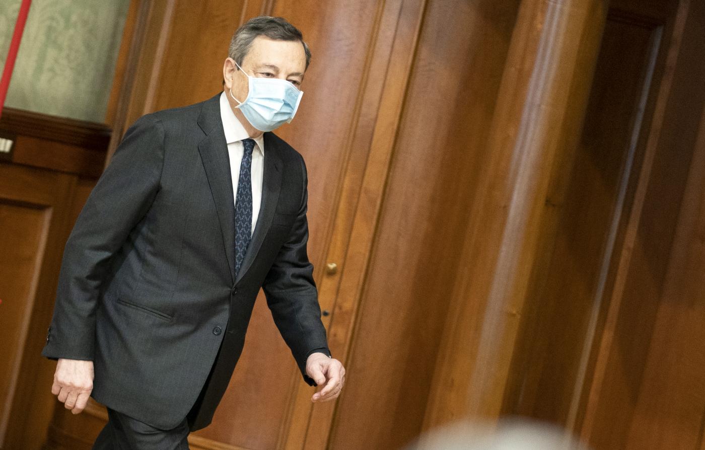 Via libera del Cdm a decreto riaperture ma la Lega si astiene. Ira di Draghi: Decisione presa insieme Via libera del Cdm a decreto riaperture ma la Lega si astiene. Ira di Draghi: Decisione presa insieme