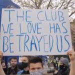 Super League, la rabbia dei tifosi del Chelsea prima della rinuncia dei top club
