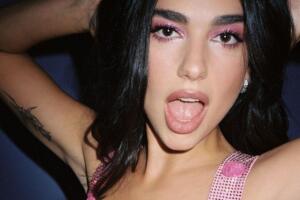 Dua Lipa super sexy ospite della BBC Radio