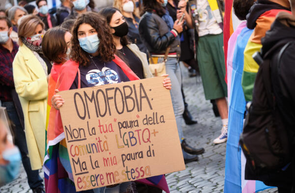 Manifestazione a favore della legge sull'omotransfobia