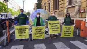 PNRR, Greenpeace al governo Draghi: 'Whatever it takes per il Pianeta'