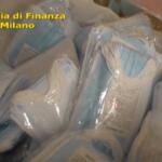 Milano, sequestrate 5 milioni di mascherine in un deposito clandestino in pieno centro