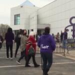 Minneapolis, i fan omaggiano le ceneri di Prince a 5 anni dalla morte