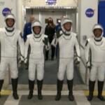 Space X, gli astronauti sulla rampa di lancio pronti per la missione