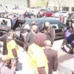 Minneapolis, centinaia di persone ai funerali di Daunte Wright