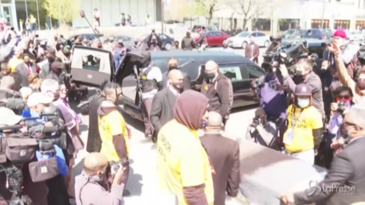 Minneapolis, centinaia di persone ai funerali di Daunte Wright