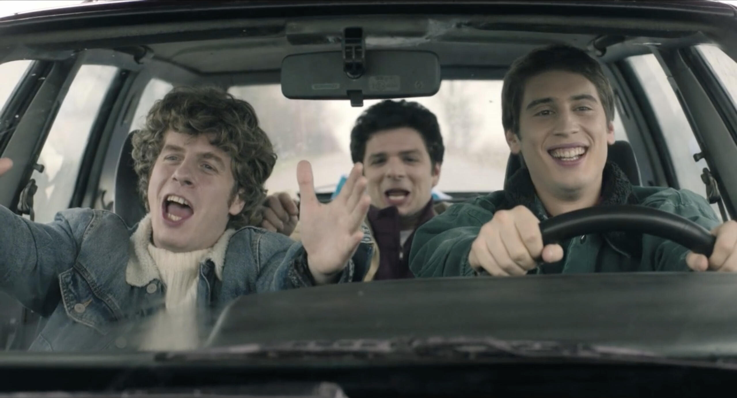 In sala: “EST – Dittatura Last Minute”