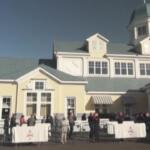 Francia, aperto un enorme hub vaccinale a Disneyland Parigi