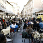 L’Italia pronta a ripartire da lunedì: già oggi folla in centro a Roma e Napoli