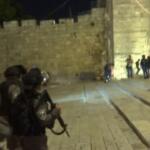 Gerusalemme, ancora scontri tra palestinesi e polizia nella Città vecchia