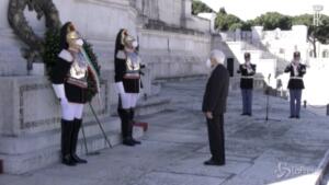 Mattarella all'Altare della Patria