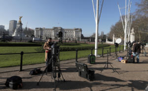 Londra, shock dopo l'intervista di Harry e Meghan: pioggia di critiche