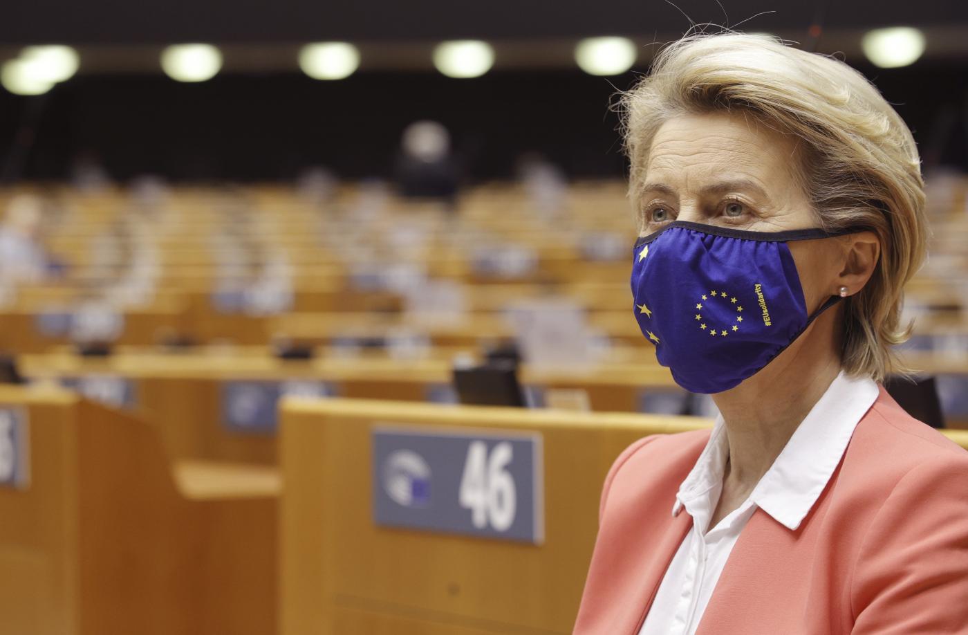 Sofagate, von der Leyen: “Sola come donna e come europea, mio impegno per la parità è assoluto” Sofagate, von der Leyen: “Sola come donna e come europea, mio impegno per la parità è assoluto”