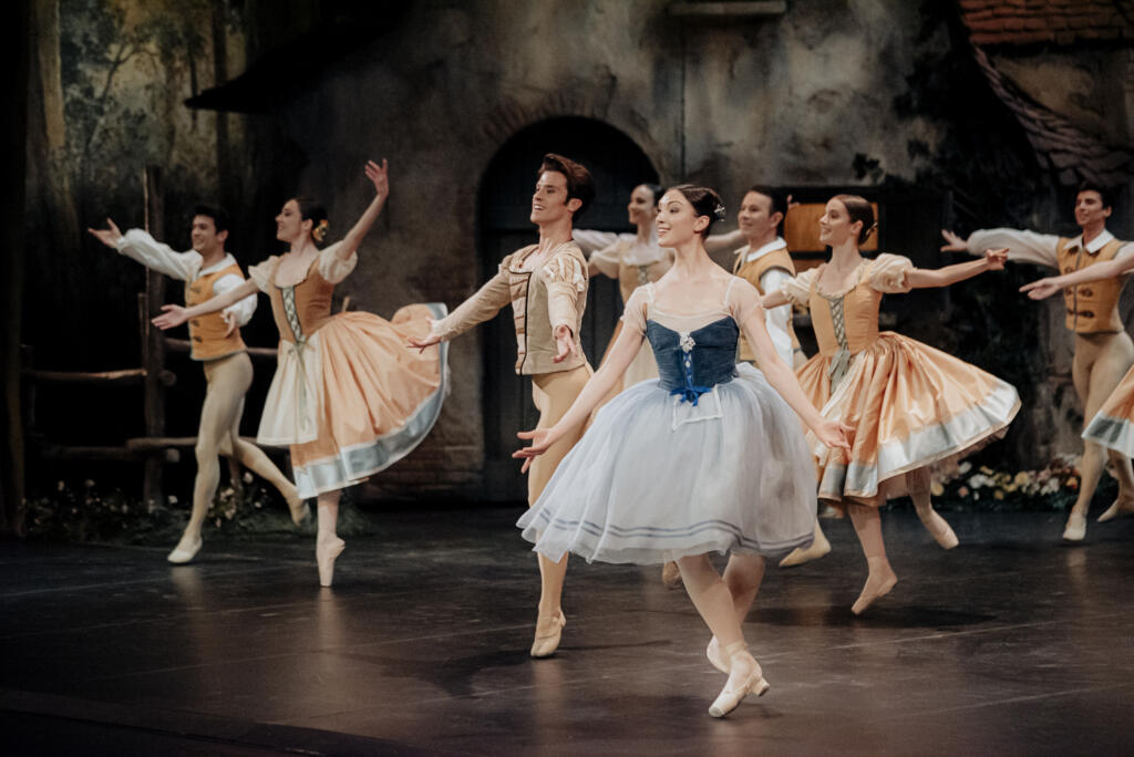 Galleria foto 'Corpo di Ballo ci porta dietro le quinte della Scala – GALLERY' - foto 3