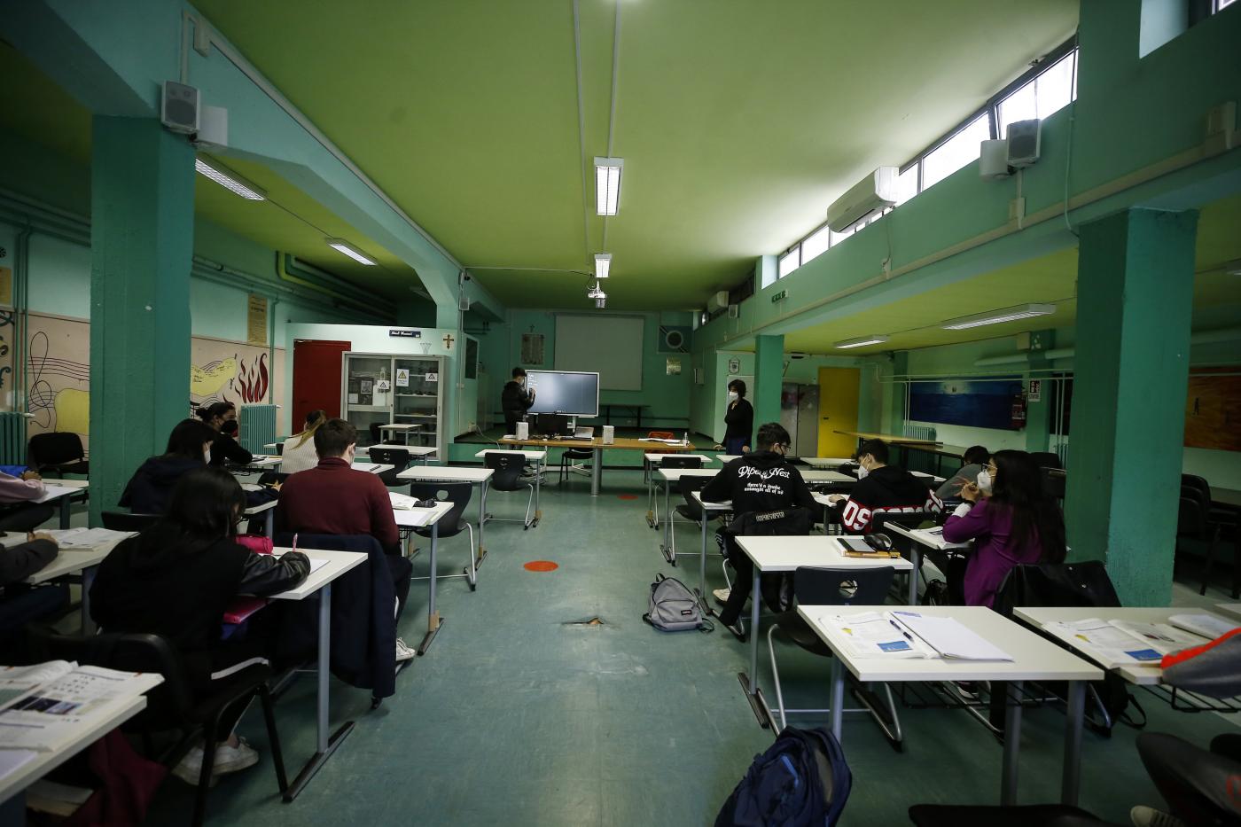 Scuola, arriva il Piano Estate: 510 milioni per aprire a luglio e agosto