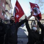 Turchia arresta 500 militari ‘pro-Gulen’. Von der Leyen su Sofagate: Ingiustificabile