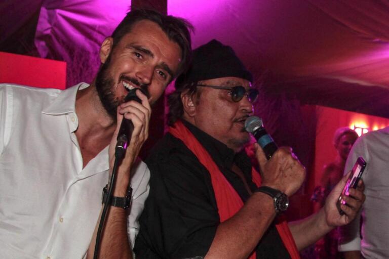Umberto Smaila con il figlio Rudy durante unesibizione al Twiga di Forte dei marmi