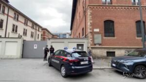 15enne precipita da scuola