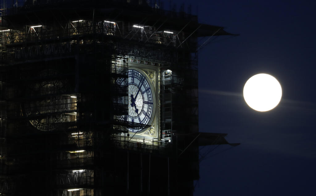Galleria foto 'Le foto dal mondo della prima Superluna rosa del 2021 | FOTOGALLERY' - foto 2