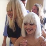 Music - Sia - Peggiore Regia. Nella foto Sia e Maddie Ziegler