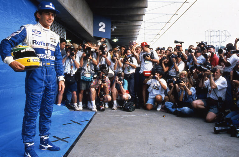 Il pilota Ayrton Senna in Brasile al Gran Premio del 1994.