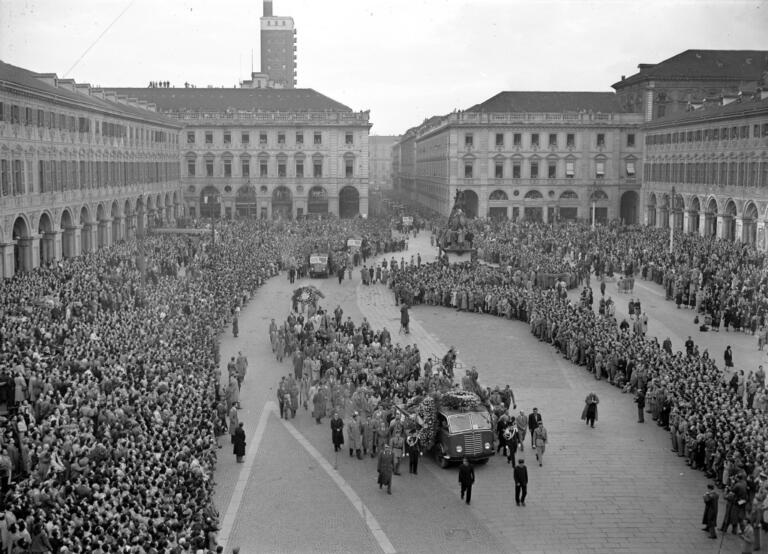 Funerale dei giocatori del Torino morti nella tragedia di Superga.
