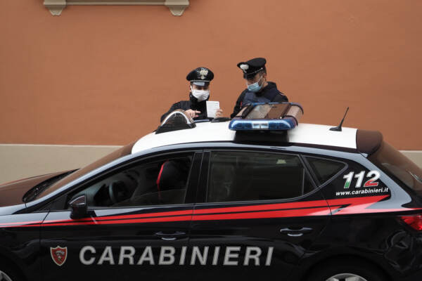 L'Emilia Romagna torna in zona gialla, controlli di routine delle forze dell'ordine a Bologna