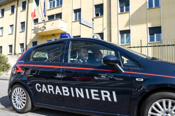 Como 5 arresti per violenza sessuale coinvolti 2 minori