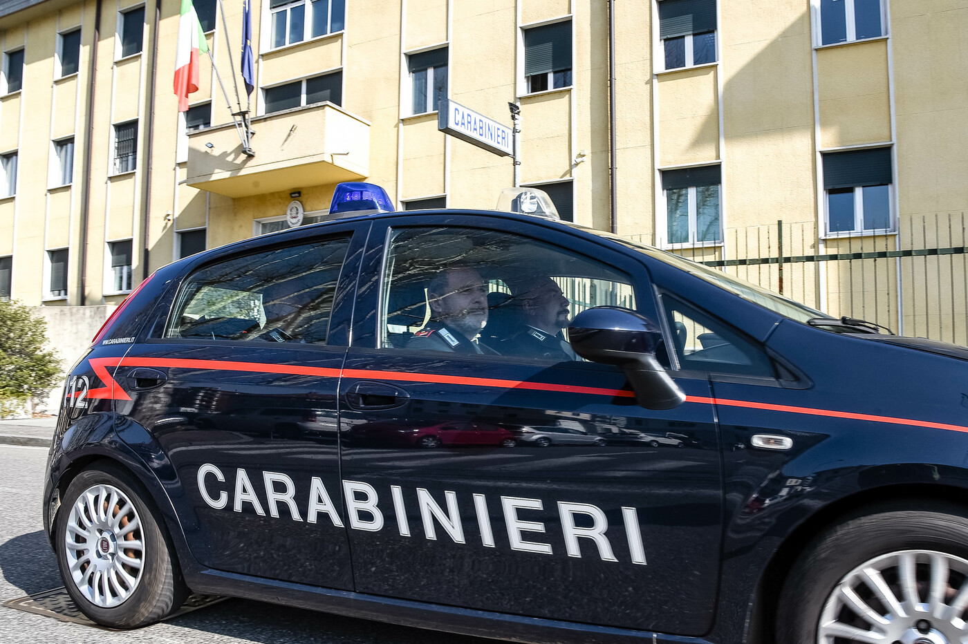 Catania, violenza sessuale su sette alunne: arrestato preside
