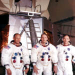 Edwin Aldrin,Neil Armstrong e Michael Collins,davanti al modulo lunare Apollo 11.