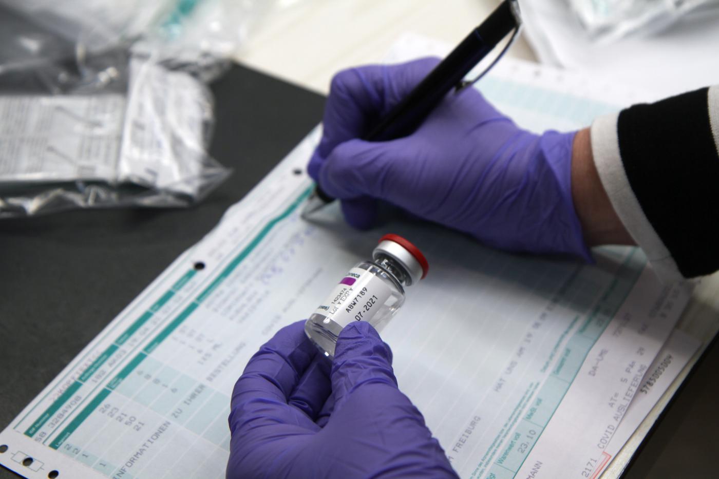 Vaccini, Pfizer-BioNTech presentano a Ema richiesta per bambini 12-15 anni