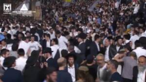Israele: balli e canti, poi l'evacuazione