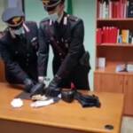 Torino, entra in ufficio postale armato di coltello e ruba oltre 2mila euro: arrestato